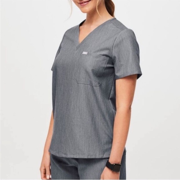 FIGS Catarina grey shirt sleeve scrub top - Picture 2 of 8